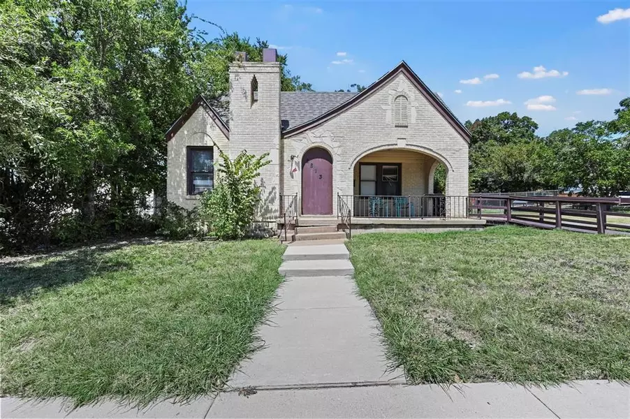 2813 E Rosedale Street, Fort Worth, TX 76105