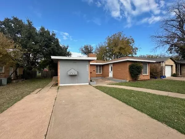 666 E North 16th Street #B, Abilene, TX 79601