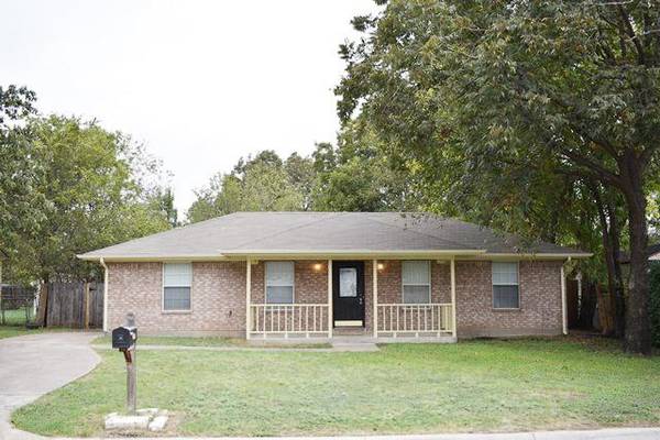 9020 Rowland Drive, White Settlement, TX 76108