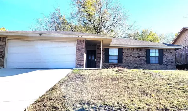 4216 Canyon Trail, Lake Worth, TX 76135