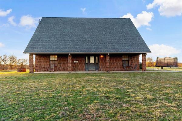 2301 CR 24900, Roxton, TX 75477