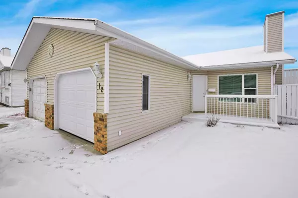 12 Dixon CRES, Red Deer, AB T4R 2J1