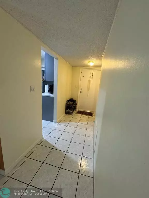 Coral Springs, FL 33065,2960 Riverside Dr  #312