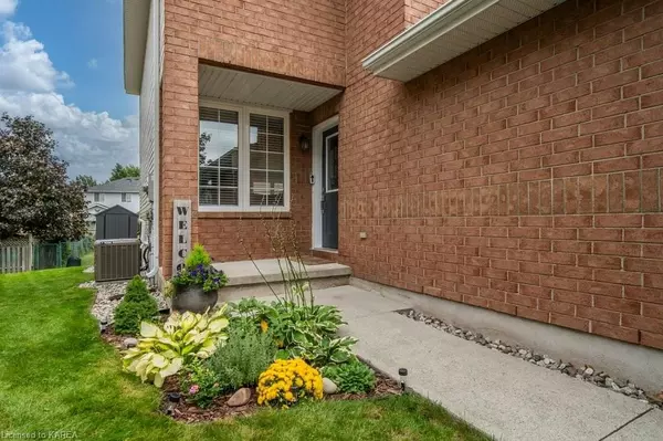 Kingston, ON K7P 3G4,1902 BERRYWOOD CRES