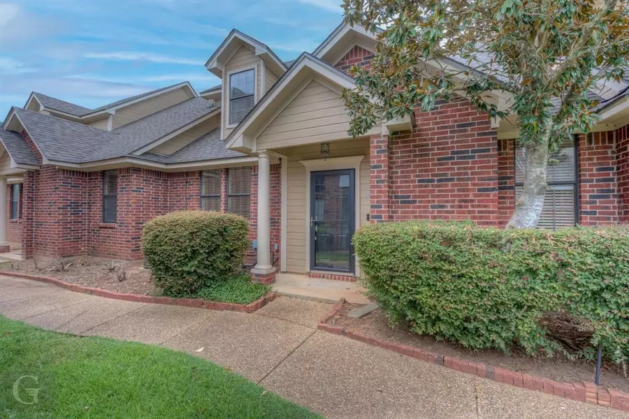 26 Meadow Creek Drive, Bossier City, LA 71111