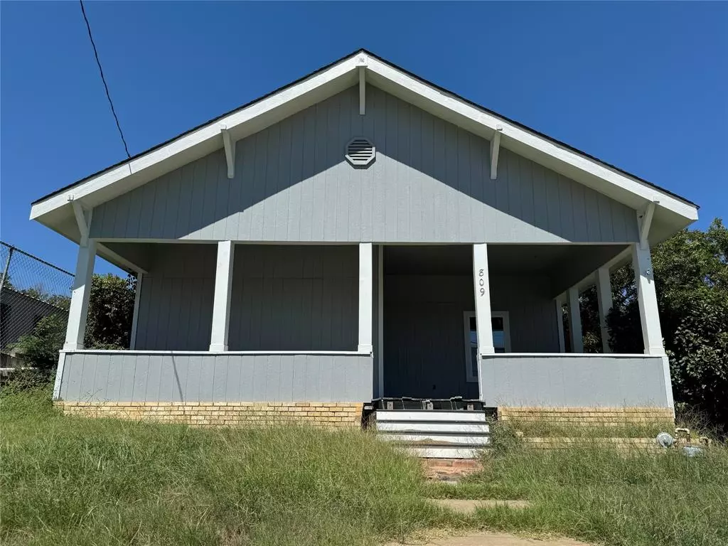 Sherman, TX 75092,809 W Houston Street