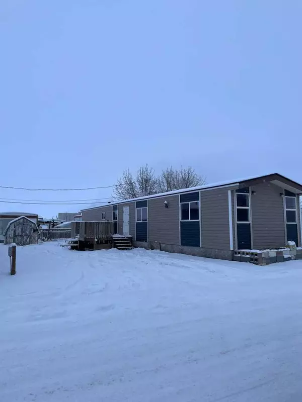 5711 56 Ave #8, Taber, AB T1G 1L2