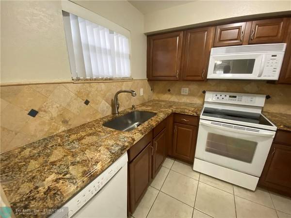 Sunrise, FL 33351,4235 N University Dr  #301