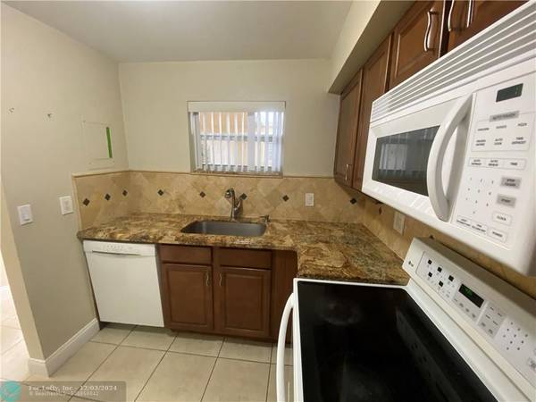 Sunrise, FL 33351,4235 N University Dr  #301