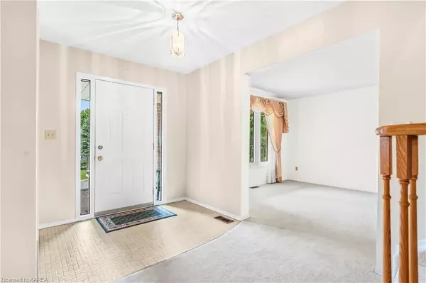 Kingston, ON K7P 2P4,1063 DILLINGHAM ST