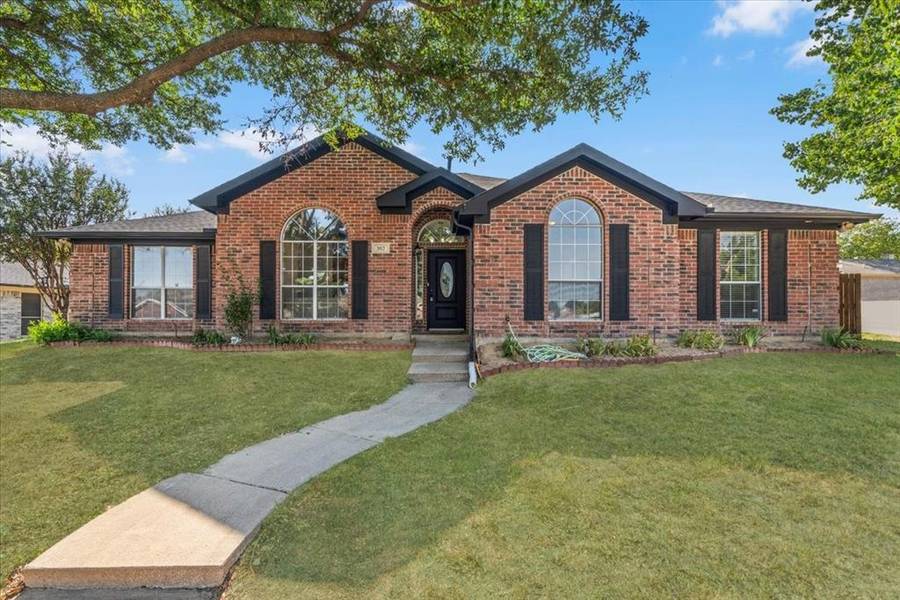 302 Fall Cedar Drive, Fort Worth, TX 76108