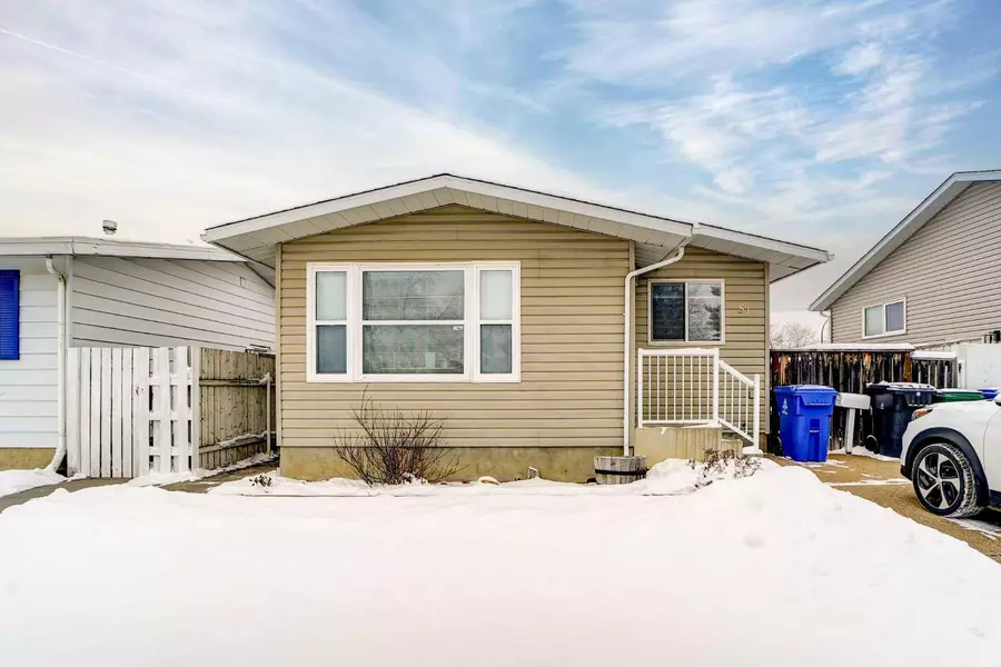 51 Trent RD W, Lethbridge, AB T1K4N1