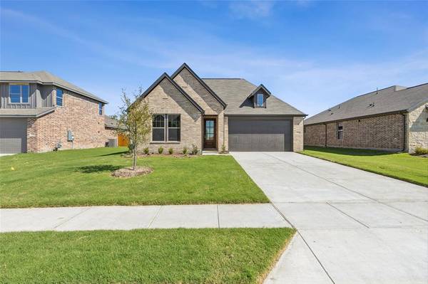 712 Metallic Tree Lane, Van Alstyne, TX 75495