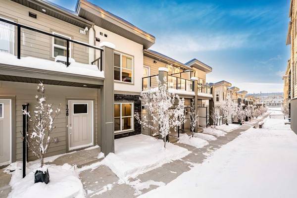 Calgary, AB T3H3V8,2117 81 ST Southwest #130