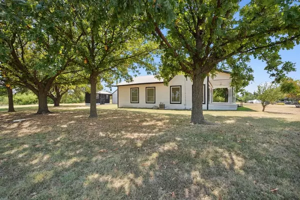 Stephenville, TX 76401,393 County Road 547