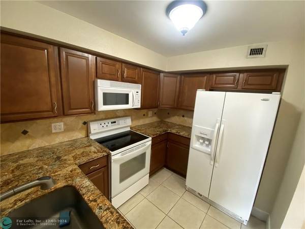 Sunrise, FL 33351,4235 N University Dr  #301