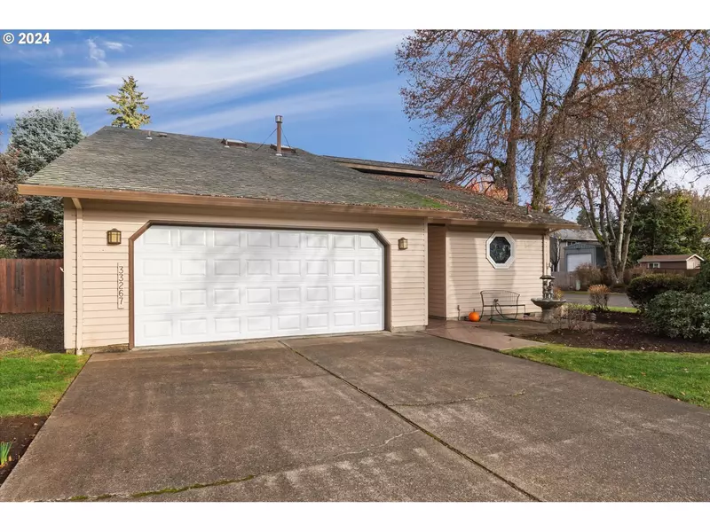 33267 SW Meadow DR, Scappoose, OR 97056