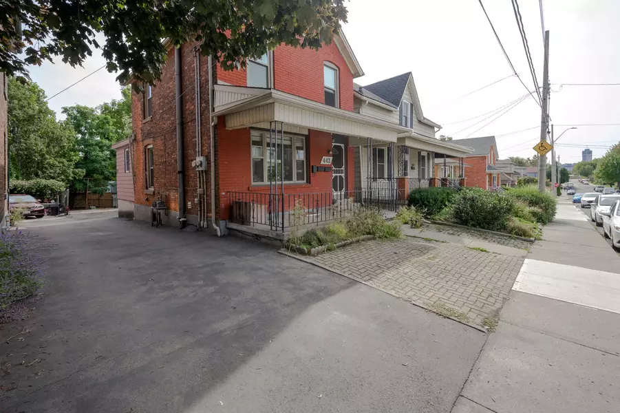 442 Mary ST #Upper, Hamilton, ON L8L 4W9