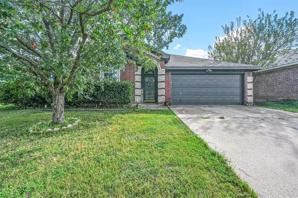 320 Mcmurtry Drive, Arlington, TX 76002