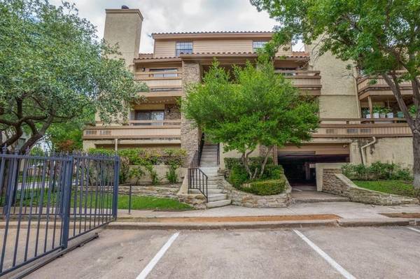 7640 W Greenway Boulevard #6B, Dallas, TX 75209