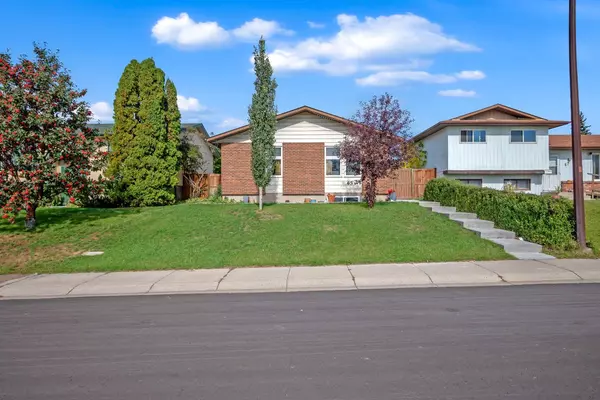 Calgary, AB T1Y 4J1,63 Whitnel Close NE