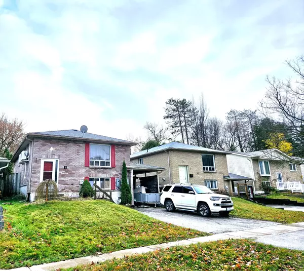 7 Bristow CT #Main, Barrie, ON L4N 6T1