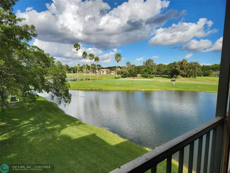 16100 Golf Club Rd  #301, Weston, FL 33326