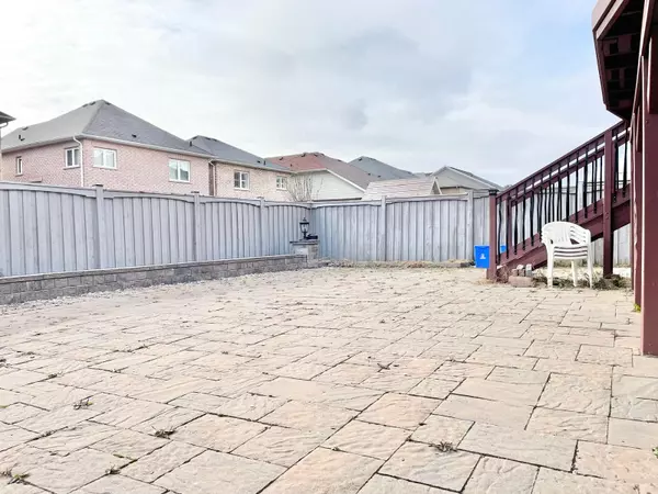 Clarington, ON L1C 0M3,162 Ted Miller CRES