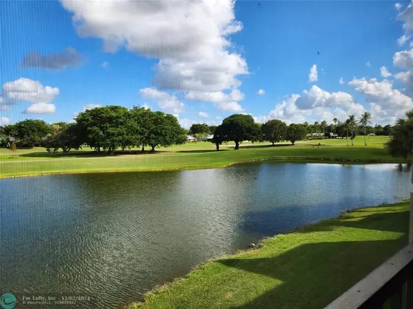 Weston, FL 33326,16100 Golf Club Rd  #301