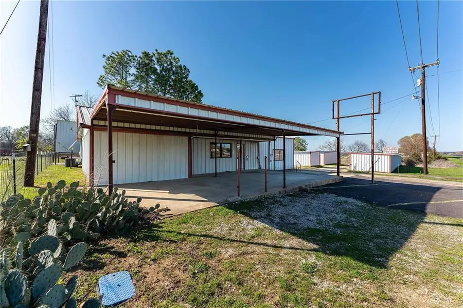 4037 N Main Street, Paris, TX 75460