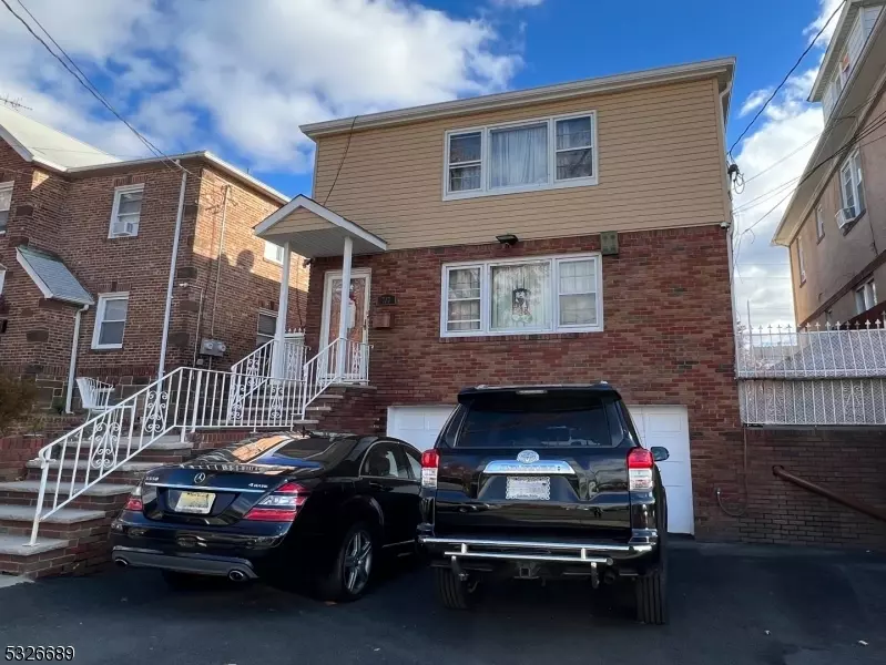 717 E 30th St, Paterson City, NJ 07513