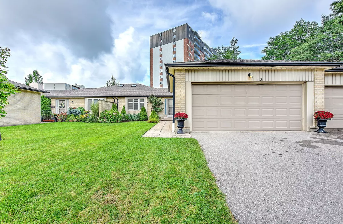 London, ON N6J 4L5,93 Pine Valley Gate #18