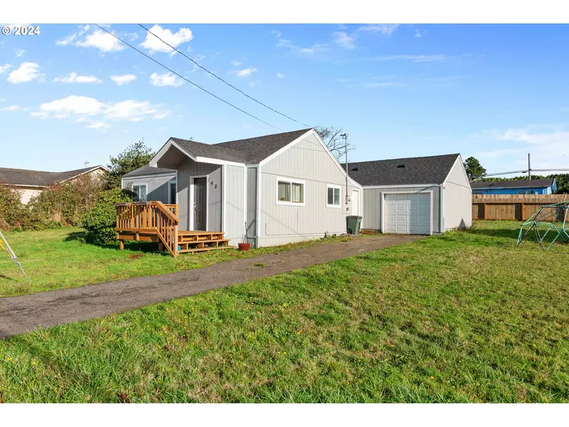 243 S MARPLE ST, Coos Bay, OR 97420