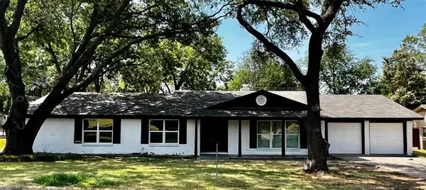 8117 Rush Street, Benbrook, TX 76116