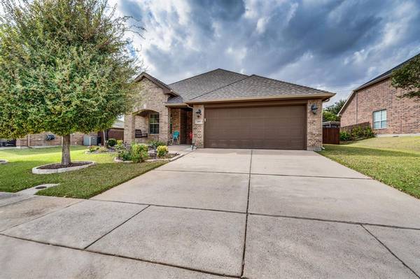 2805 Glenbrook Drive, Midlothian, TX 76065