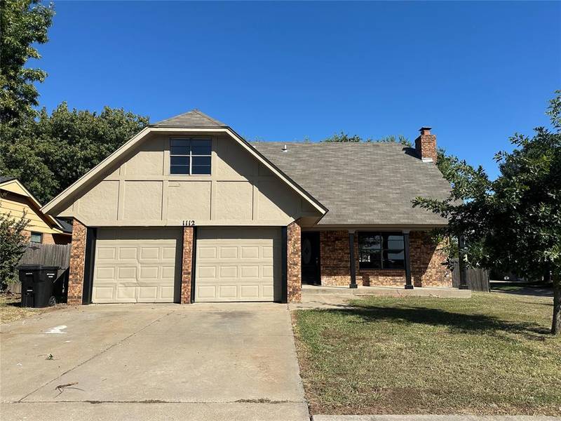 1112 S English Drive, Moore, OK 73160