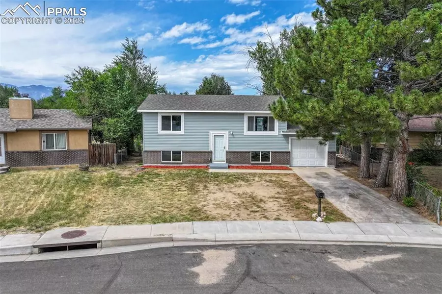 2414 Anjelina CIR, Colorado Springs, CO 80916