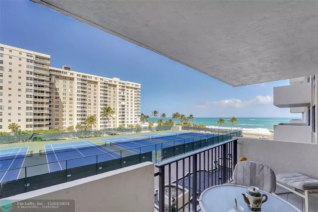 Lauderdale By The Sea, FL 33308,5100 N Ocean Blvd  #506