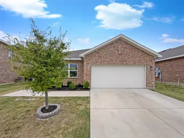 464 Starboard Drive, Crowley, TX 76036