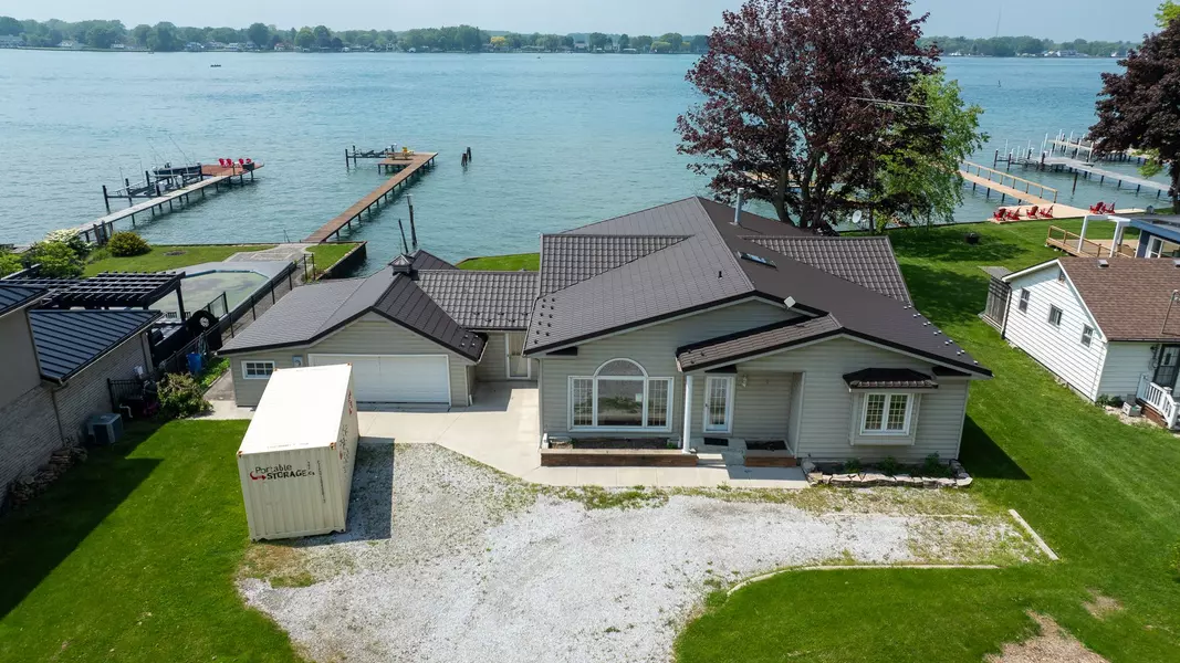 3875 St Clair Pkwy, Lambton Shores, ON N0P 2H0