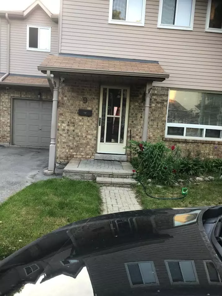 Whitby, ON L1N 8P6,1640 Nichol AVE #9