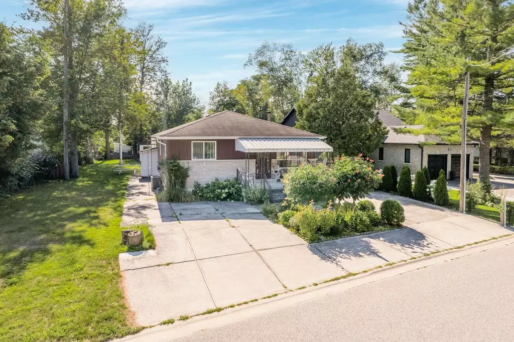 Wasaga Beach, ON L9Z 1W5,32 57th ST S