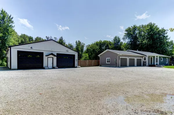 Innisfil, ON L0L 1R0,1213 Shore Acres DR