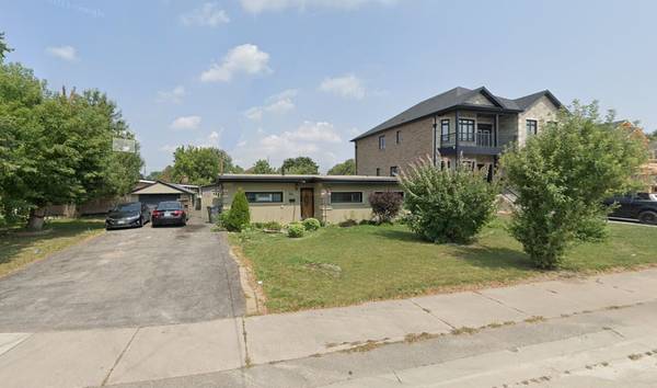 7501 Homeside GDNS, Mississauga, ON L4T 2A8