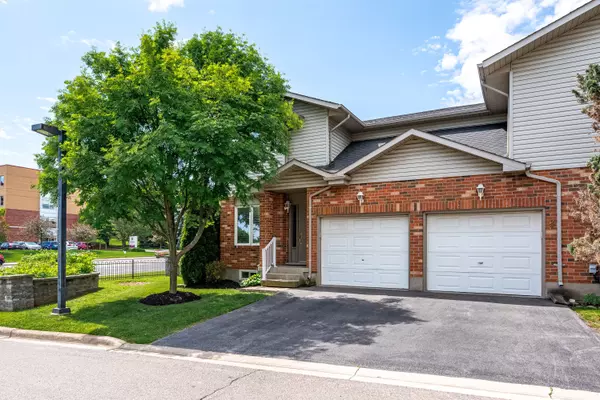 19 Bartlett AVE #1, Grimsby, ON L3M 5G6