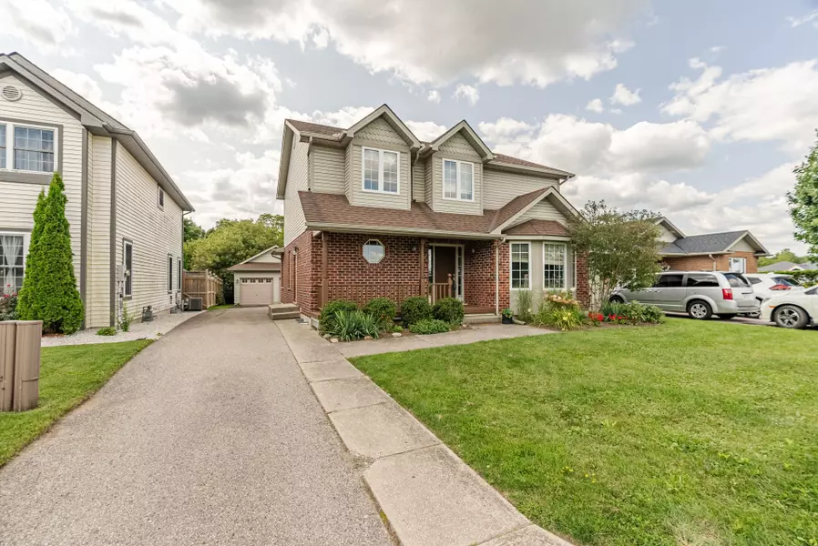 8 Cottonwood BLVD, Aylmer, ON N5H 3H7