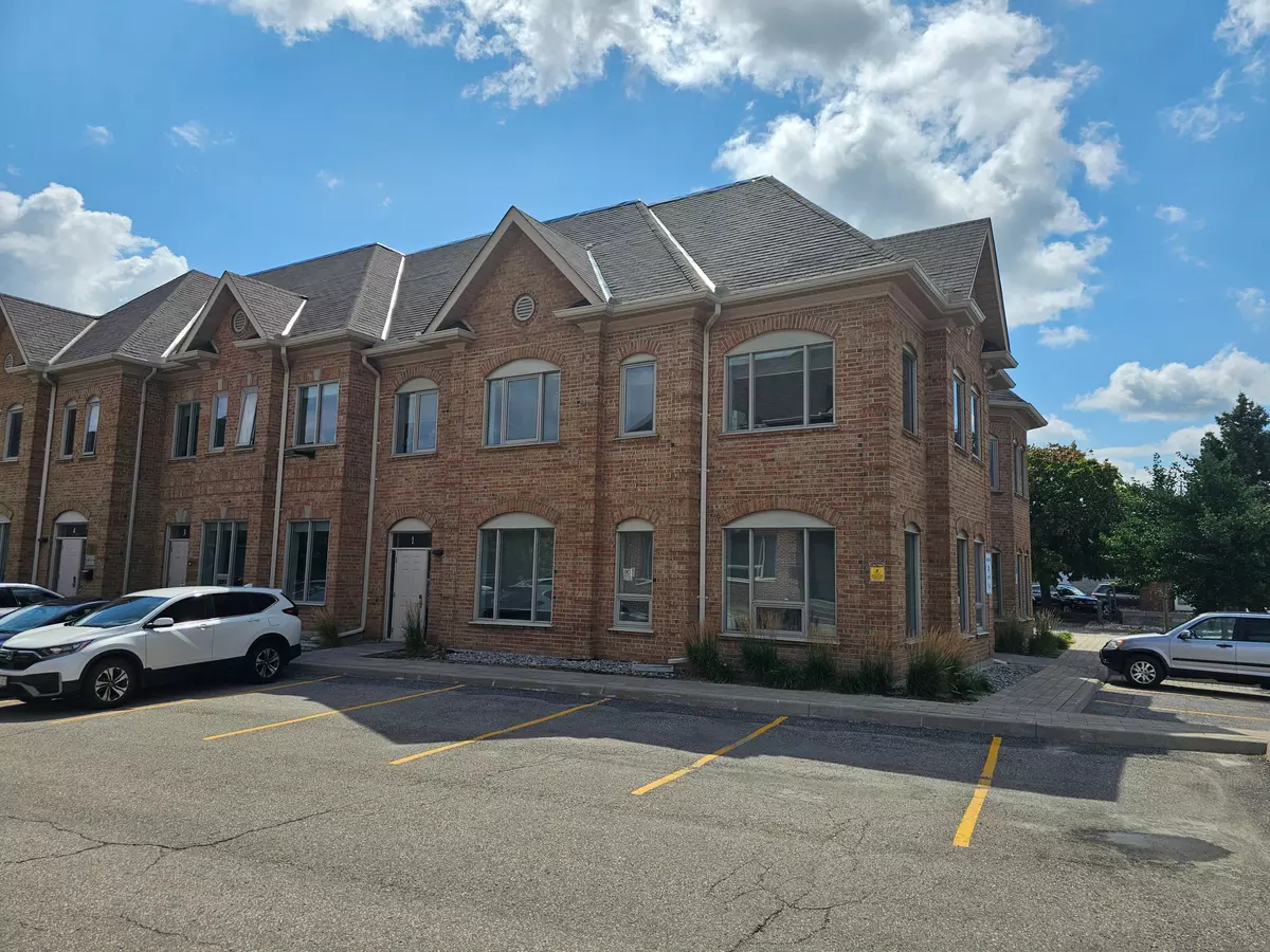 Richmond Hill, ON L4B 1B9,30 Wertheim CT #1 Upper