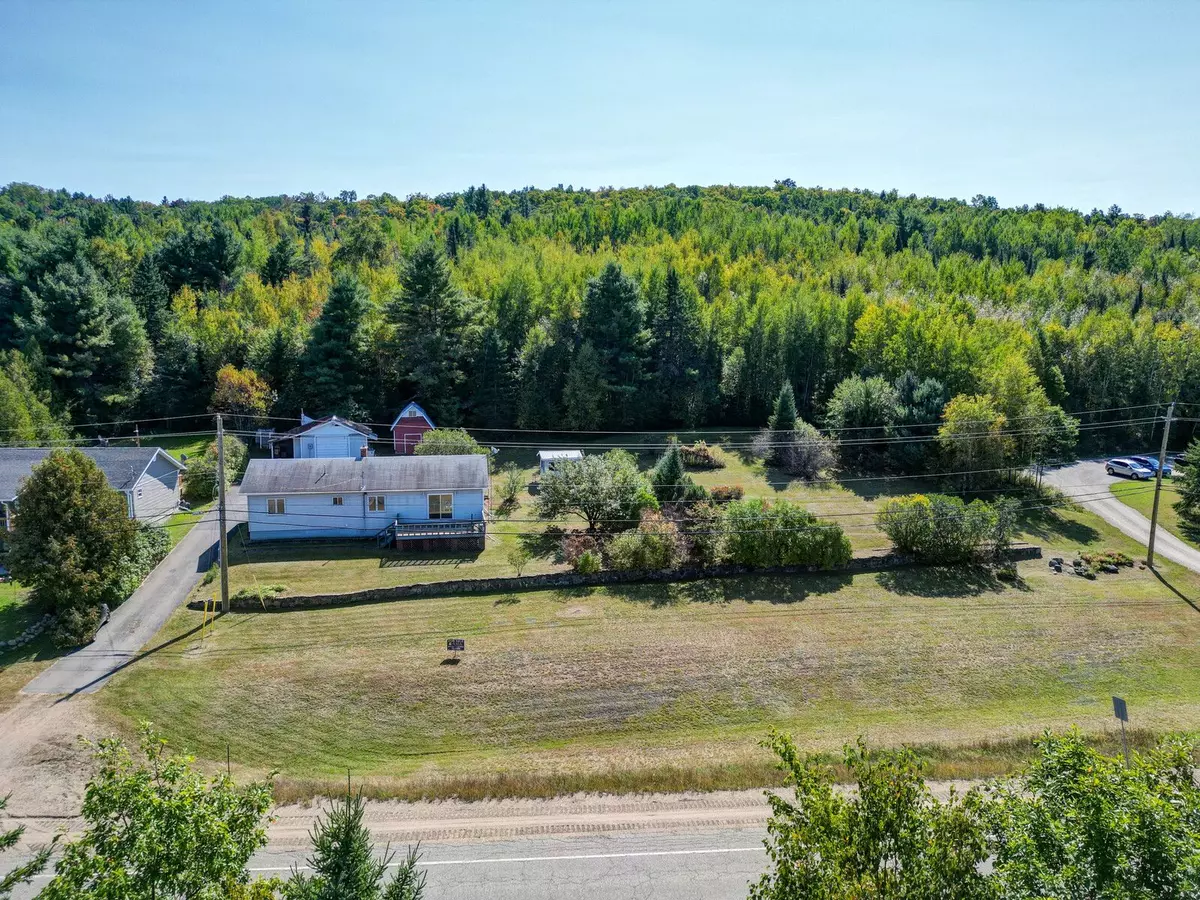 Madawaska Valley, ON K0J 1L0,39086 Combermere RD