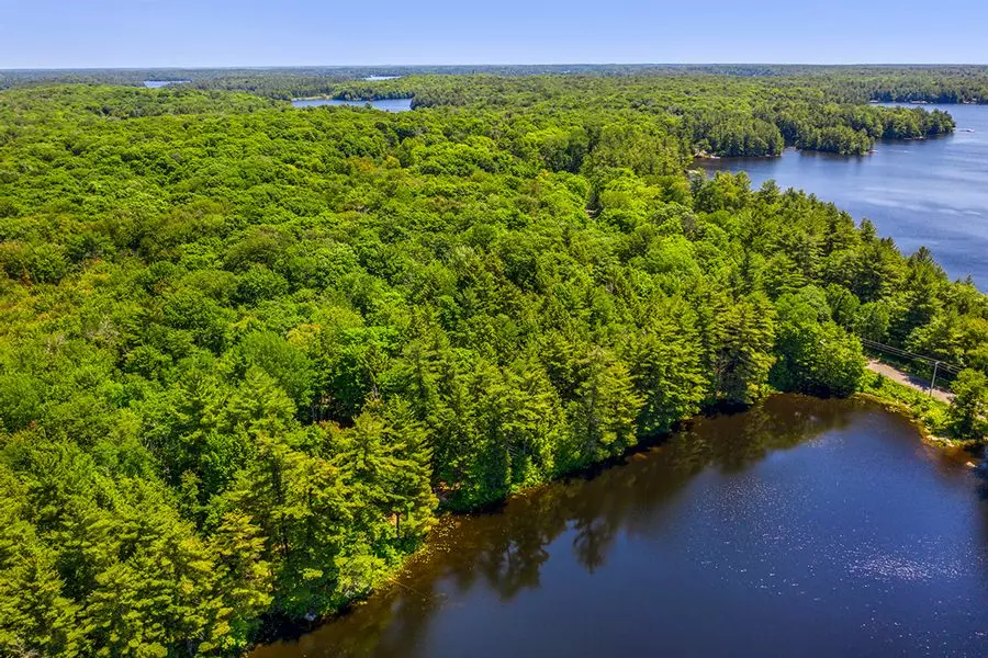 Georgian Bay, ON P0C 1H0,29 Bear Lake RD