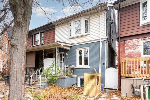 909 Manning AVE #2, Toronto C02, ON M6G 2X5